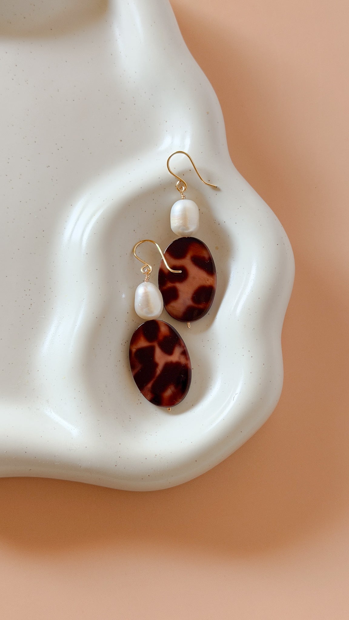 Viv Tortoiseshell Pearl Earrings