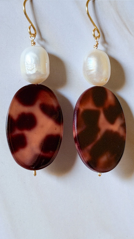 Viv Tortoiseshell Pearl Earrings
